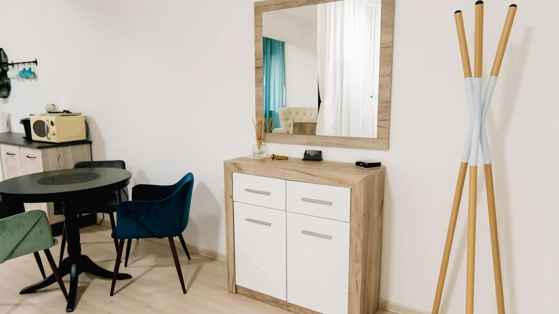 Chic Studio Bucarest 0*,