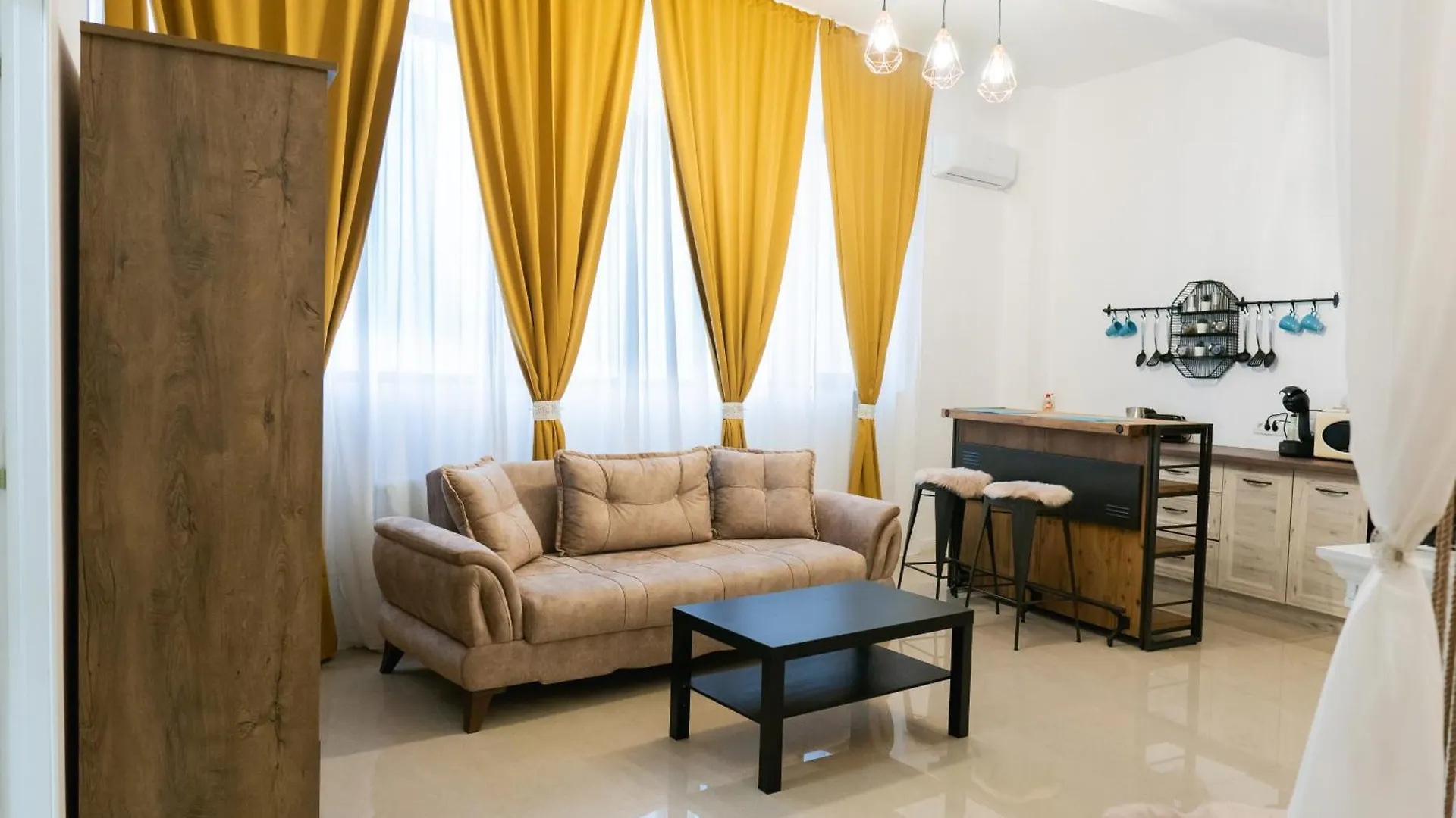Chic Studio Bucarest 0*,