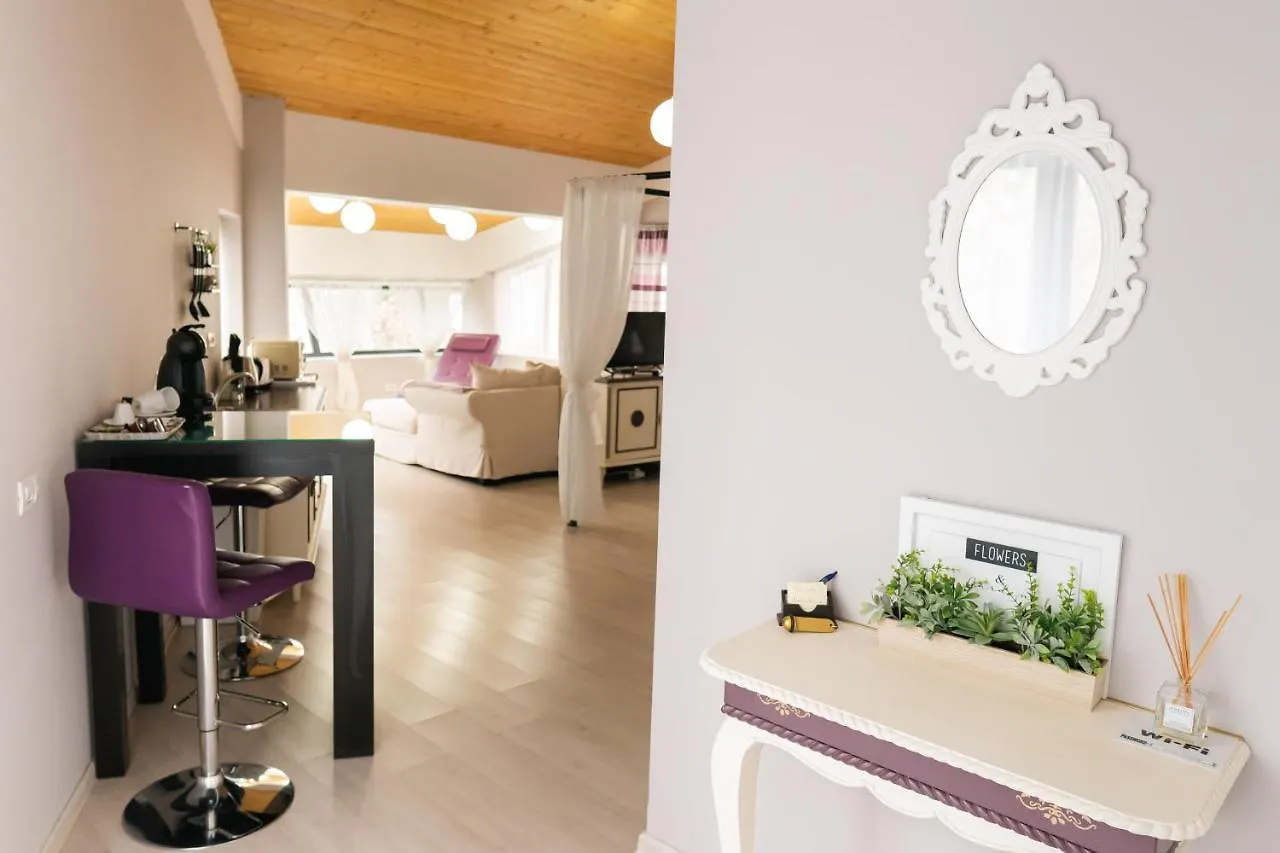 Chic Studio Bucareste 0*,